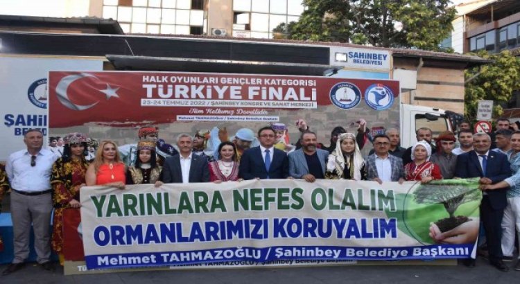 Şahinbey Belediyesi halk oyunları finaline ev sahipliği yaptı