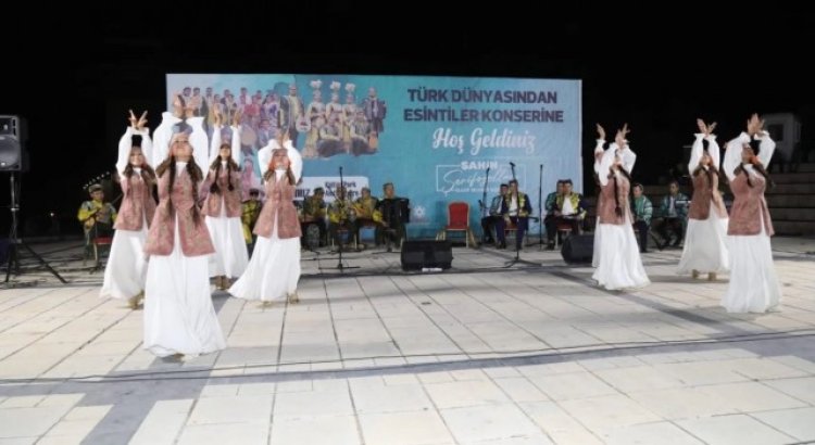 ‘Türk dünyasından esintiler konserine Elazığlılar yoğun ilgi gösterdi