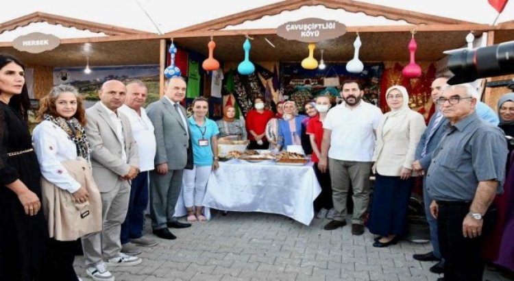 Altınova Belediyesi 15. Kültür Festivali renkli görüntülere sahne oluyor