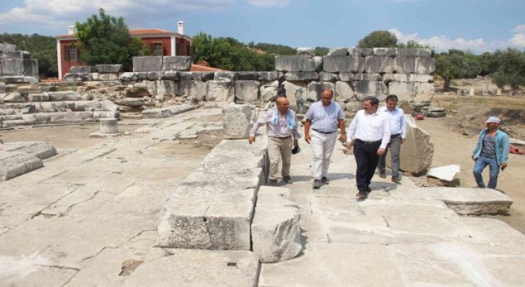 Vali Tavlı Stratonikeiada kazı çalışmalarını inceledi