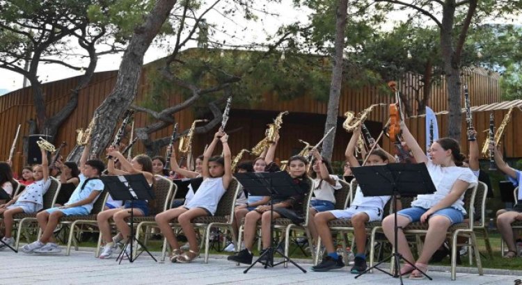 Kemer Belediyesi Gençlik Orkestrasından konser