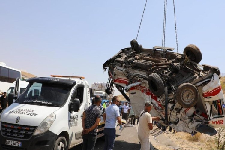 Gaziantep’ten gelen görüntüler, 16 kişinin hayatını kaybettiği feci kazanın boyutunu gözler önüne seriyor! İşte olay yeri