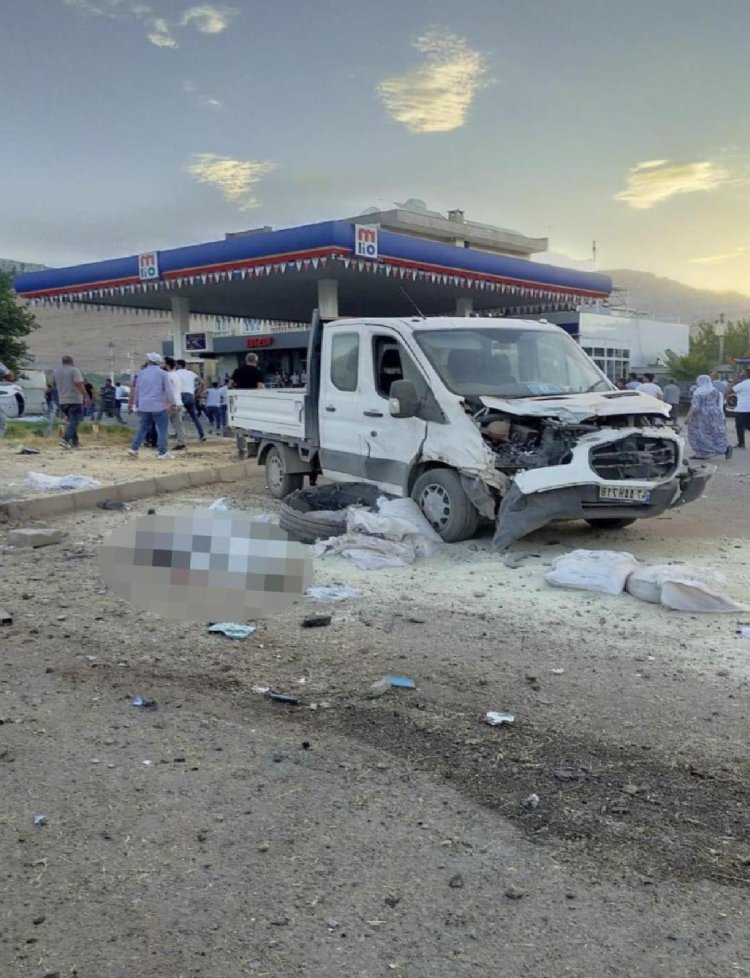 Son dakika politika: İçişleri Bakanı Soylu, Mardin’in Derik ilçesinde aynı yerde peş peşe meydana gelen 2 tır kazasında ilk belirlemelere göre 10 kişinin hayatını…