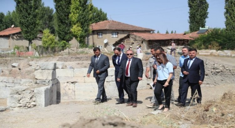 Vali Hatipoğlu  Antik Kentini ziyaret etti