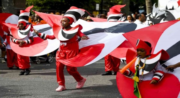 İngilterede 2 yılın ardından Notting Hill Karnavalı başladı