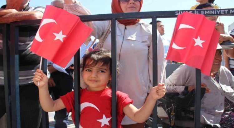 Sivas, Tokat ve Yozgatta Zafer Bayramı coşkuyla kutlandı