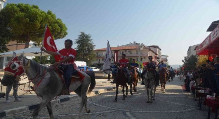 Atlı milis kuvvetleri 100 yıl önceyi yaşattı