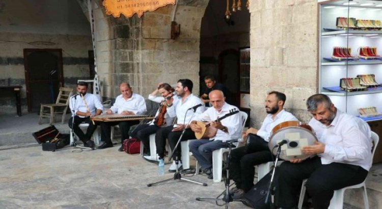 Tarihi Gümrük Handa Urfa ezgileri yankılandı