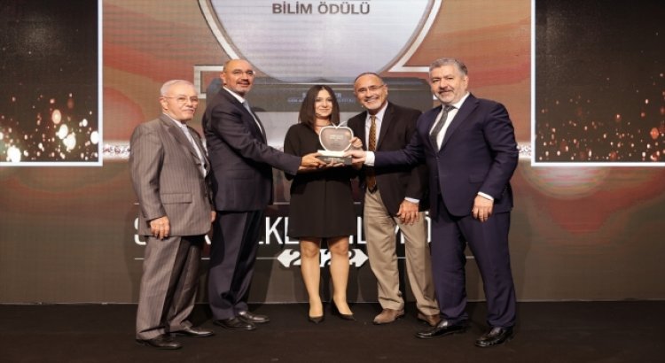 2022 Sabri Ülker Bilim Ödülü’nü Doç. Dr. Nilay Yapıcı kazandı