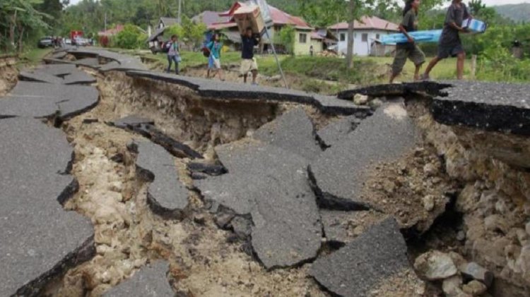 Papua Yeni Gine’de 7,6 büyüklüğünde deprem! Tsunami uyarısı yapıldı