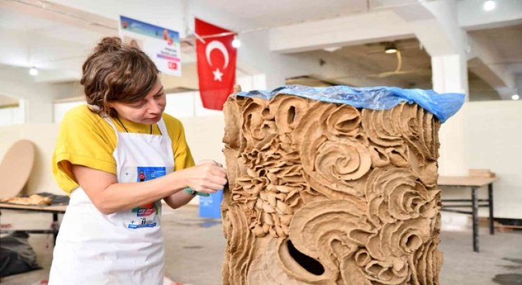 Yabancı sanatçılar sempozyumu değerlendirdi