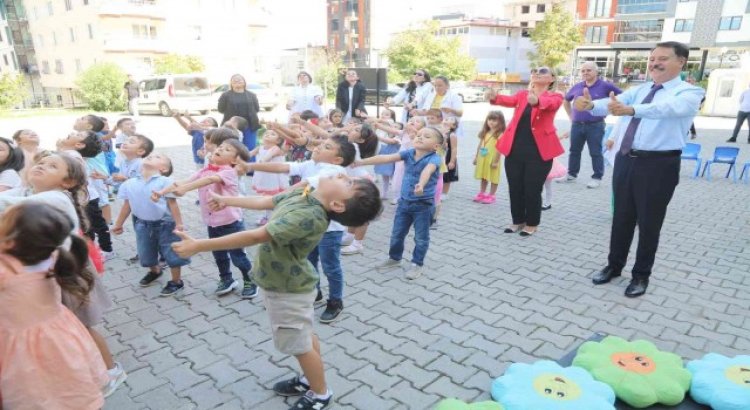 Başkan Deveci: “Çocuk ve ailelerin eğitimine önem veriyoruz”