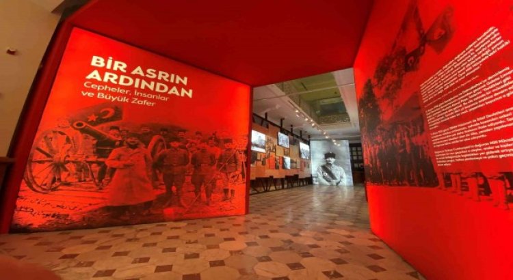 Bir Asrın Ardından İstiklal Madalyası kitabı raflardaki yerini aldı