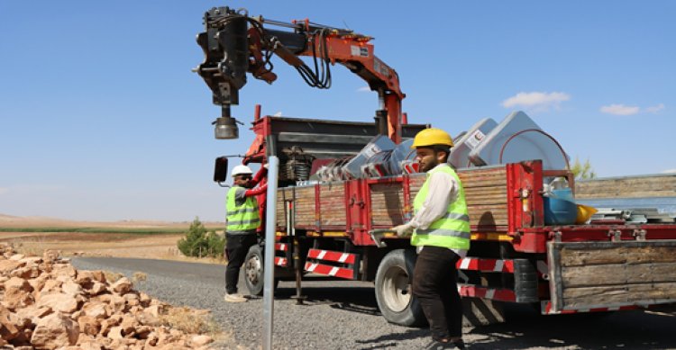 Viranşehir Kırsal Mahallelerinin Yol Levhaları Yenilendi