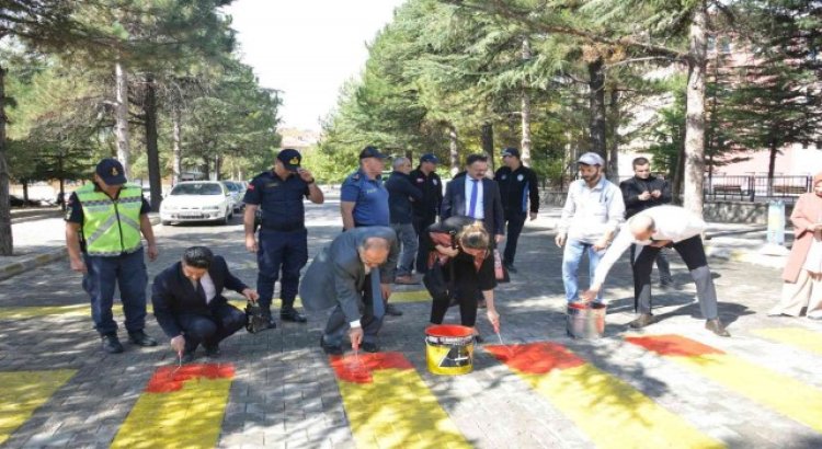 Gedizde “Yayalara Öncelik Duruşu, Hayata Saygı Duruşu” etkinliği