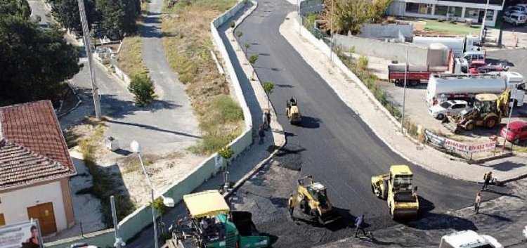 Çorlu Belediyesi Fen İşleri Müdürlüğüne bağlı ekipler, Çorlu’nun farklı noktalarında asfalt serim çalışmalarını sürdürüyor.