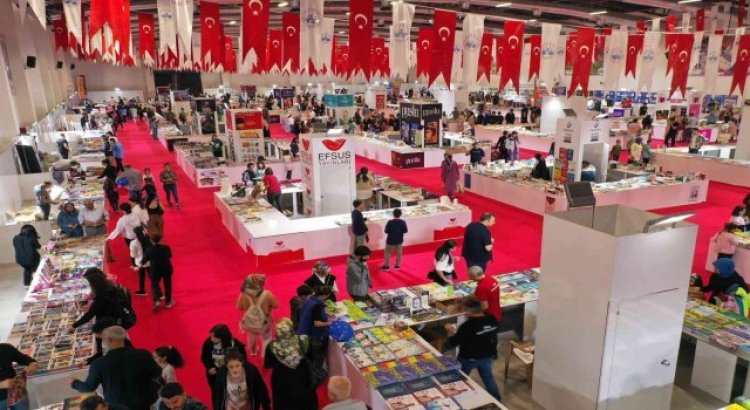 Elazığ Belediyesi Kitap Fuarına vatandaşlardan yoğun ilgi