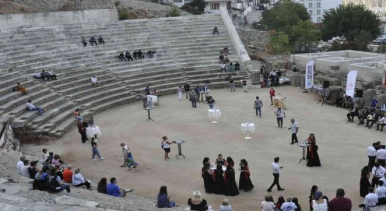 Telmessos Antik Tiyatroda konser verildi