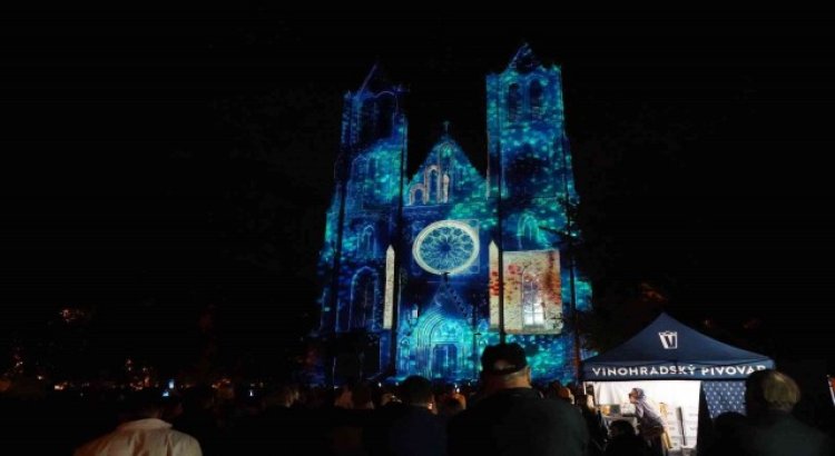 Çekyada ışık festivali renkli görüntüler oluşturdu