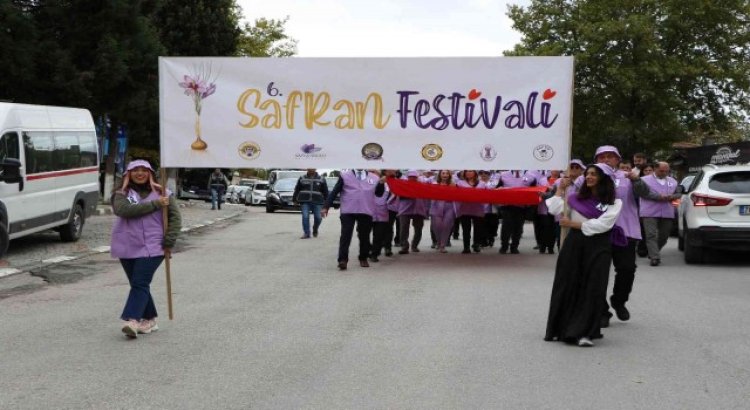 Safran Hasadı Festivalinin 6ncısı kortej yürüyüşü ile başladı