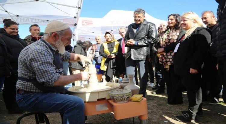 Çavdarhisar Aizanoi Tapınak Alanında Seramik Çalıştayı düzenlendi