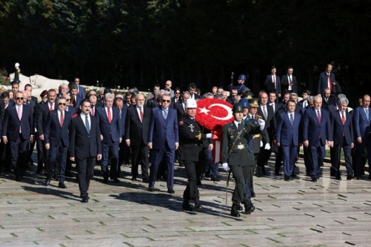 Cumhurbaşkanı Erdoğan Anıtkabir’de