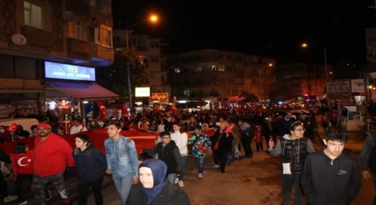 Çınarcıkta fener alayı yürüyüşü yapıldı