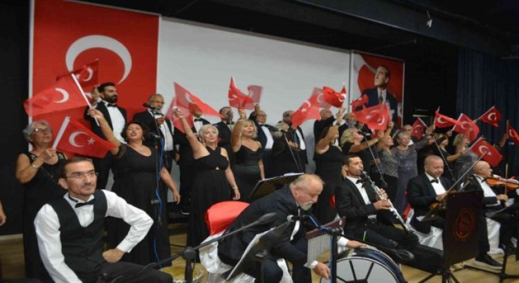 Ayvalıkta Mesut Duran Müzik Derneği Korosundan unutulmaz konser