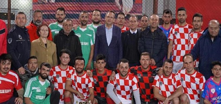 Kırsal Mahallelerarası Futbol Turnuvası’nda Cumhuriyet Kupası Tıfıllar’ın