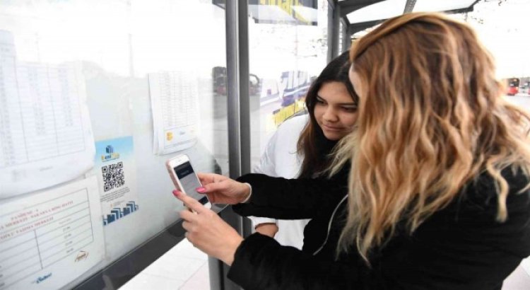 Balıkesirde durak ve otobüslerde beklemek boş zaman olmaktan çıkıyor