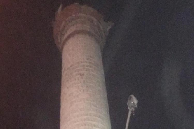 İzmir Buca’da 4,9 büyüklüğünde zelzele… Cami minaresinde hasar meydana geldi