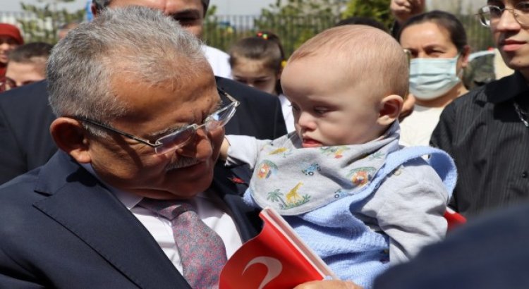 Başkan Büyükkılıç: “Türkiyeye örnek olan Engelsiz Yaşam Merkezimizde 290 öğrenci ile yüzler gülüyor”