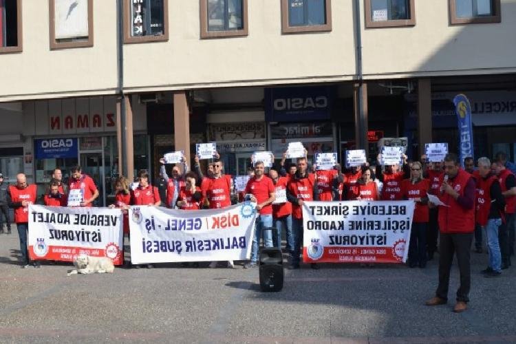 DİSK, Balıkesir’de şirket çalışanlarına ‘kadro’ diye haykırdı