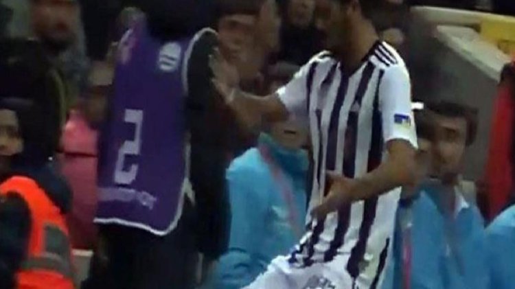 Beşiktaşlı futbolcunun top toplayıcı çocuğa yaptığı hareket ortalığı karıştırdı: Beni ayağına çağırdı