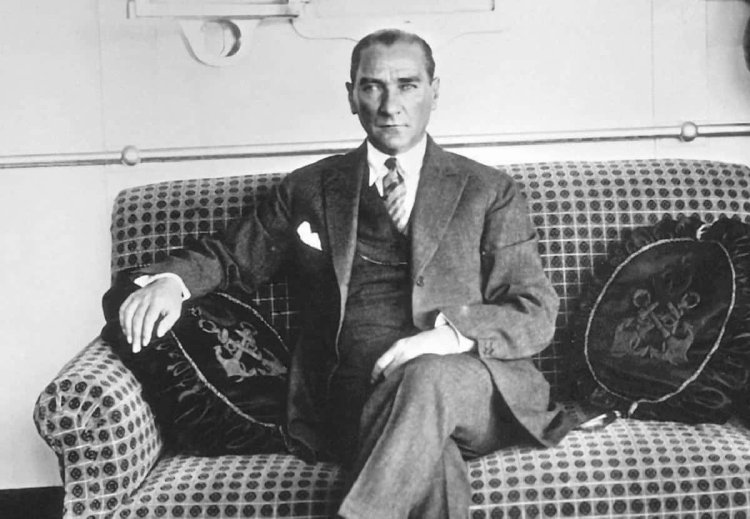 Ulu Başkan Mustafa Kemal Atatürk’ü ortamızdan ayrılışının 84. yıl dönümünde sevgi, hürmet ve minnetle anıyoruz