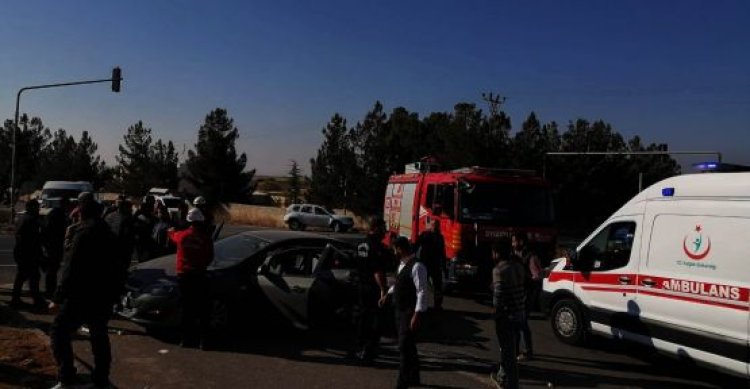 Şanlıurfa’da tır ile otomobil çarpıştı 3 yaralı