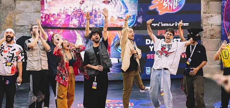 Türkiye’den yetenekli dansçılar Red Bull Dance Your Style Dünya Finali’nde dünyanın en düzgünü olmak için yarışacak