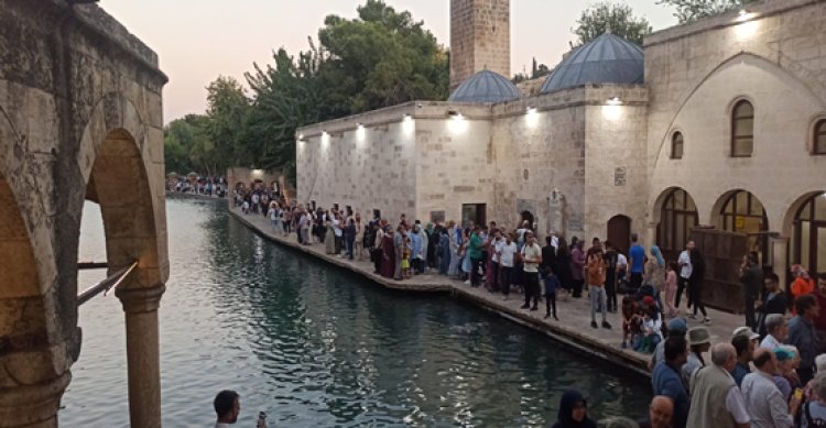 Balıklıgöl’da hafta sonu yoğunluğu