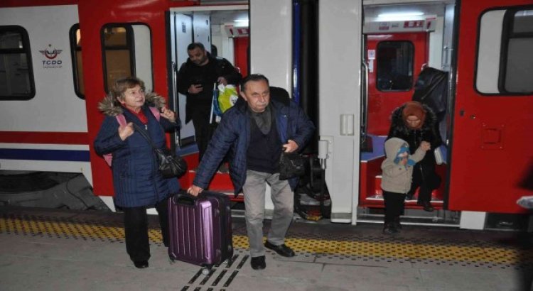 Masalsı yolculuk Karsta son buldu: Turistik Doğu Ekspresi sezonun ilk seferini tamamladı