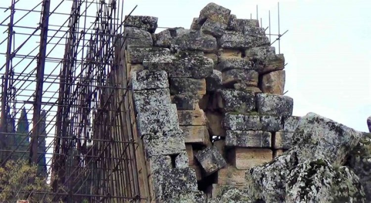 Hierapolisteki Hamam Bazilikası yıkılma tehlikesiyle karşı karşıya kaldı