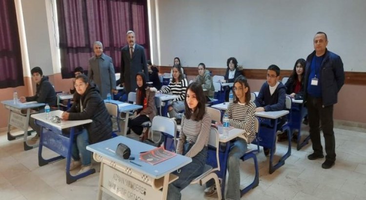 Efelerde ortaokul öğrencileri matematik ile yarıştı