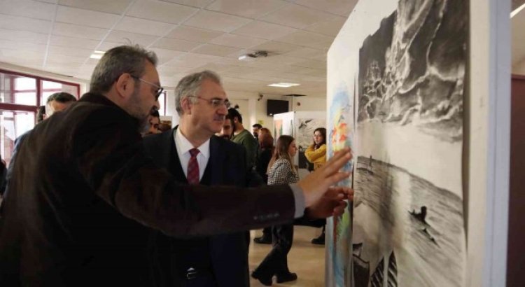 GAÜN öğrencilerinden 25 Aralık sergisi