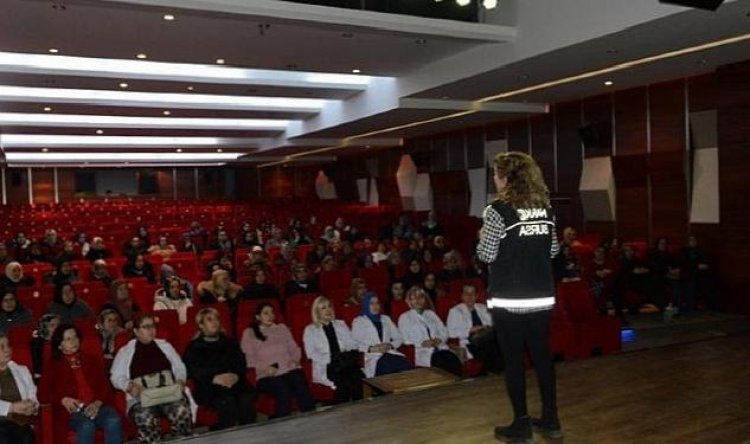 İnesmek Kursiyerlerine “En Yeterli Narkotik Polisi Anne Projesi” Anlatıldı