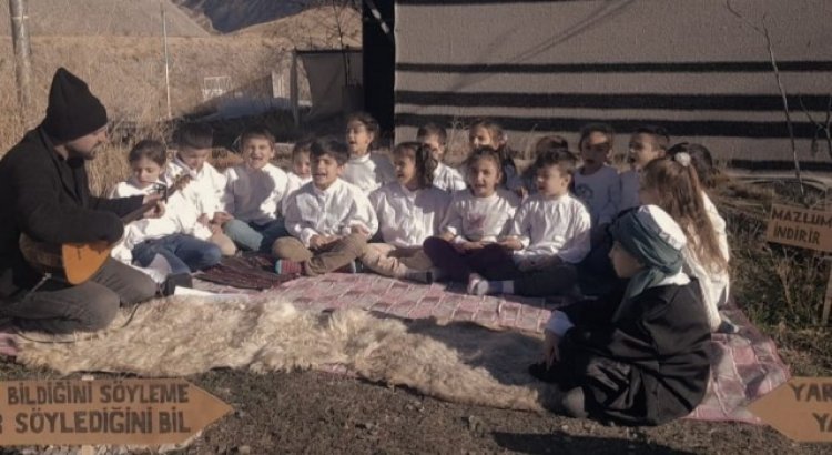 İlkokul öğrencileri Yunus Emreyi andı