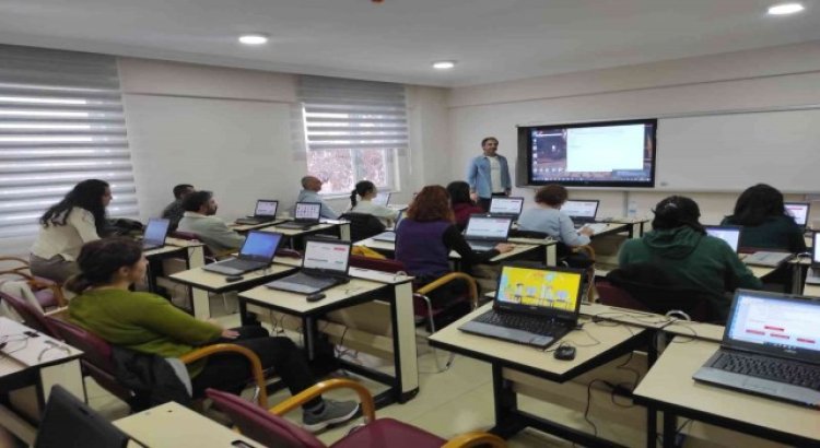 Tuncelinin seminer ve kurs başarısı