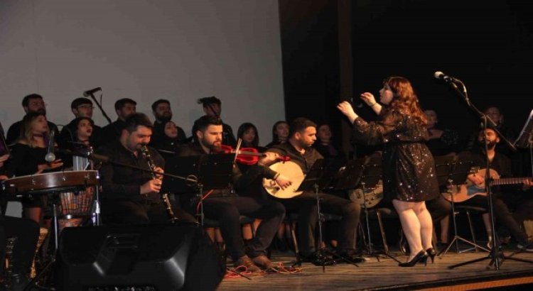 Karsta Türk Müziği Korosu dinletisi yoğun ilgi gördü