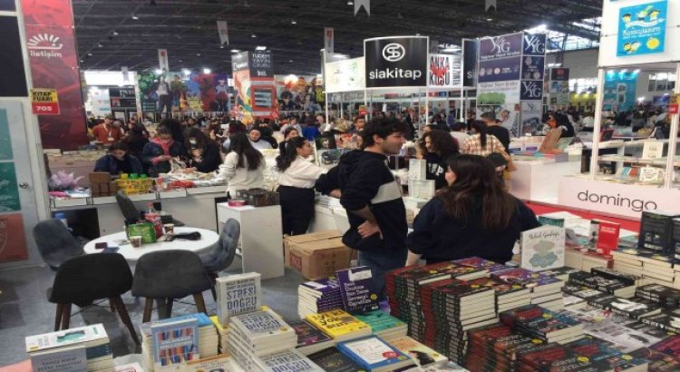 Kitap fuarına yoğun ilgi