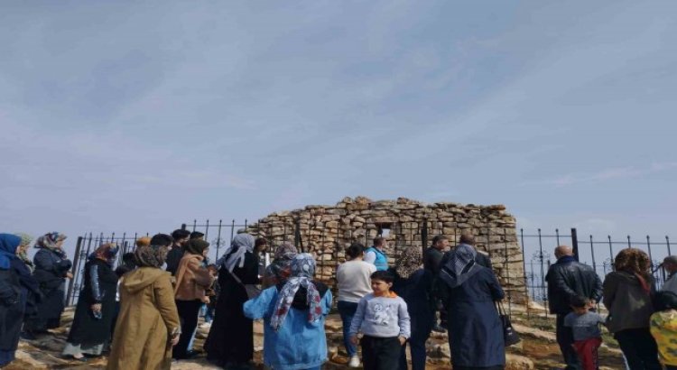 Siirtte misafir edilen depremzede aileler ve çocukları kentin tarihi ve kültürel yerlerini gezdi