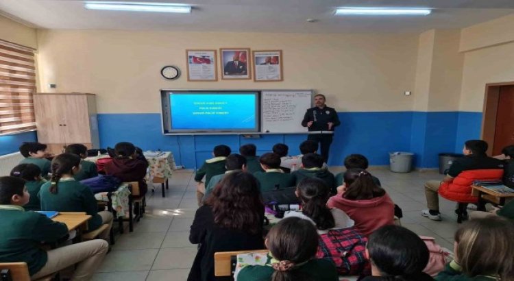 Karsta öğrencilere akran zorbalığı anlatıldı