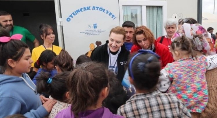 DEÜden depremzede çocuklara Oyuncak Atölyesi